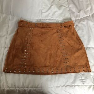 Forever21 plus2X Brown velvety skirt with belt